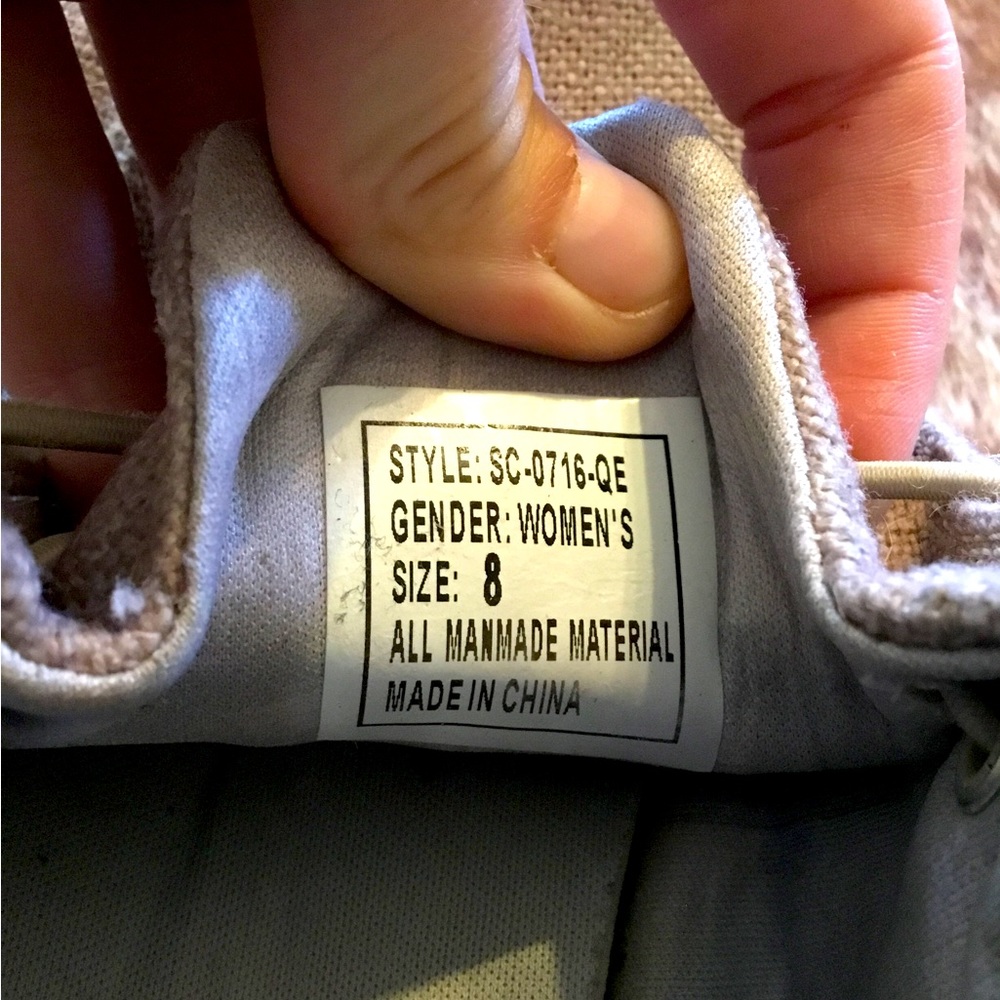 Women’s size 8 or men’s size 6 shoes.  Similar to Heydudes but more comfortable. - Picture 2 of 5